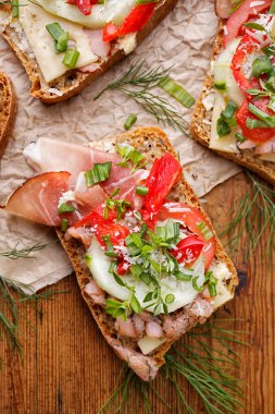 Ev yapımı ekmek ile sandviç