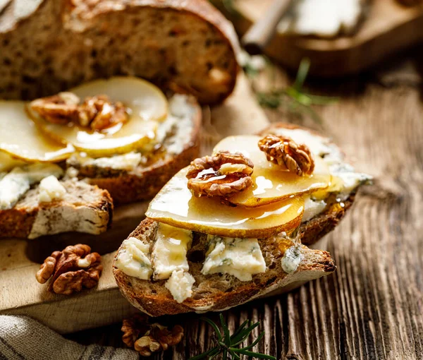 Sourdough Country Bread Sandwich Blue Gorgonzola Cheese Pear Walnuts Poured — Stock Photo, Image