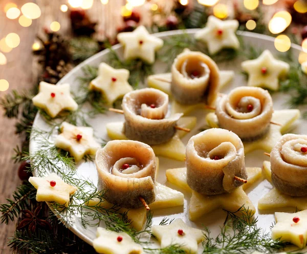 Weihnachtsfilets Auf Einem Keramikteller Großaufnahme Traditionelles Weihnachtsgericht — Stockfoto