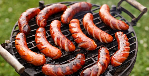 Gegrillte Schweinswürste Auf Einem Gusseisernen Grill Freien Blick Von Oben — Stockfoto