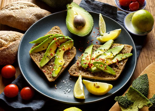 Avocado sandwich — Stock Photo, Image