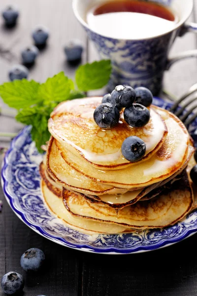 Pancakes with addition of fresh blueberries — Stock Photo, Image