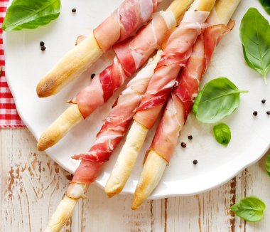 Grisini ile prosciutto crudo