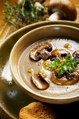 Mantar kremalı çorba.