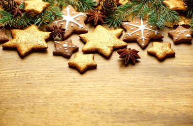 Noel ahşap arka plan köknar ağacı ve tatil rustik dekor ile