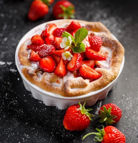 Tarta de fresa casera —  Fotos de Stock