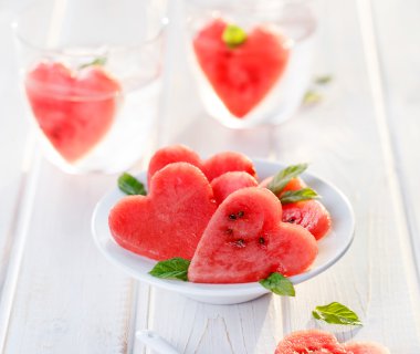 Karpuz ve taze nane ferahlatıcı bir salata