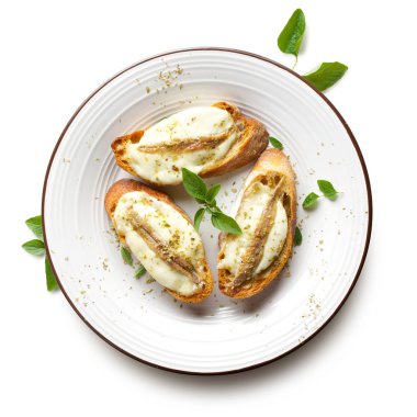 Crostini balık, mozzarella ve kekik ile