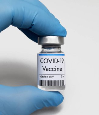Coronavirus COVID-19 aşısı Pfizer laboratuarında şişede.