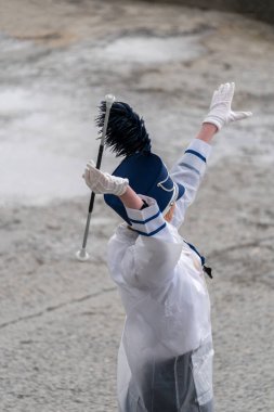 ULSTEINVIK, NORway - 2020 Mayıs 17. Norveç 'teki ulusal kutlama töreninde bir kız.