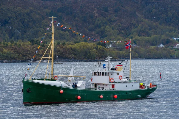 Ulsteinvik Noruega 2020 Maio Velho Barco Aço Verde Pronto Para — Fotografia de Stock