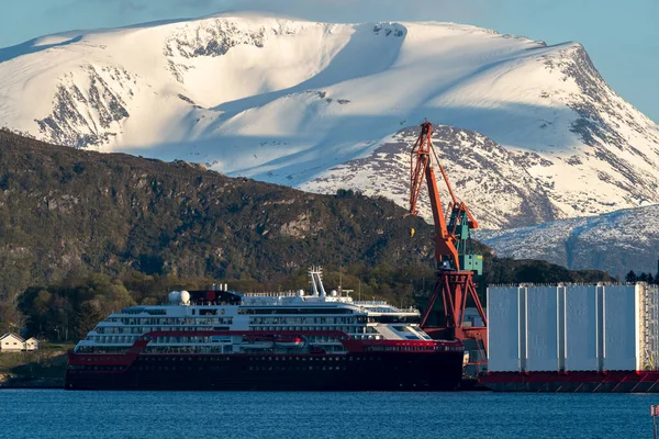 Ulsteinvik Noruega 2020 Maio Arctic Explorar Navio Cruzeiro Estaleiro Com — Fotografia de Stock