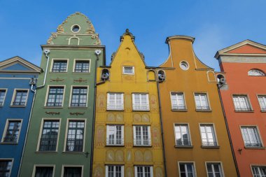 GDANSK, POLAND - 2020 HAZİRAN 17. Gdansk 'taki Long Market' teki tarihi binalar.