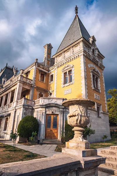 Fachada Palácio Massandra Cidade Yalta Construído Século Xix Para Família — Fotografia de Stock