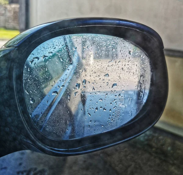 Specchio Vista Lato Auto Con Gocce Pioggia Fotografia Stock