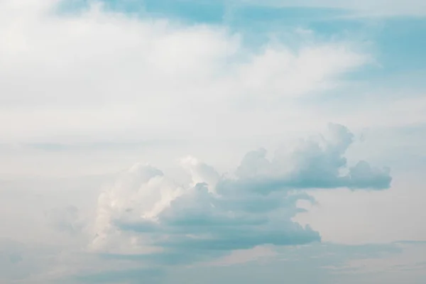 Blauwe Lucht Wolken Voor Zonsondergang — Stockfoto