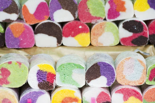 birçok renkli şekerler