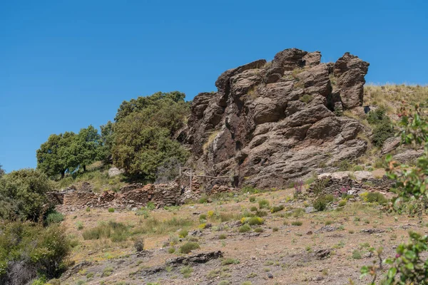 Formación Rocas Montaña Sierra Nevada Hay Algunas Ruinas Antiguas Una — Foto de Stock