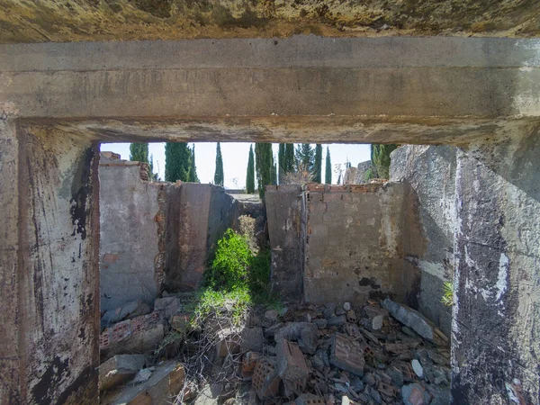 Budowa Opuszczonym Kompleksie Górniczym Południowej Hiszpanii Budowa Kamienia Cegły Betonu — Zdjęcie stockowe