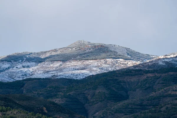 Paisaje Montañoso Sur España Montaña Está Nevada Hay Vegetación Cielo — Foto de Stock