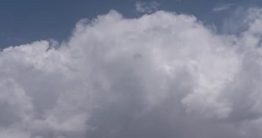 cloud movement in a town in southern Spain, the clouds are white and gray