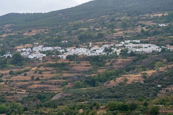 Město Sierra Nevada Jižním Španělsku Domy Mají Bílé Malované Fasády — Stock fotografie