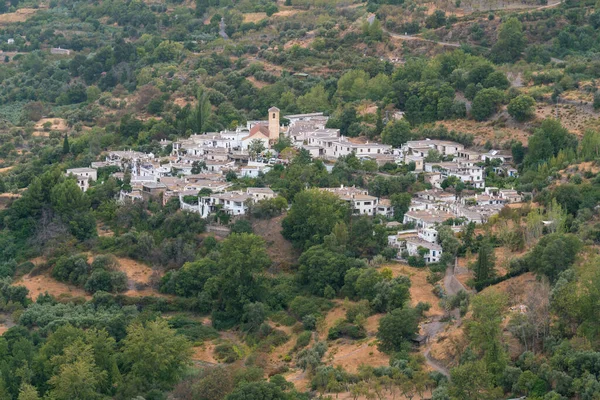 Eine Stadt Der Sierra Nevada Südspanien Die Häuser Haben Weiß — Stockfoto