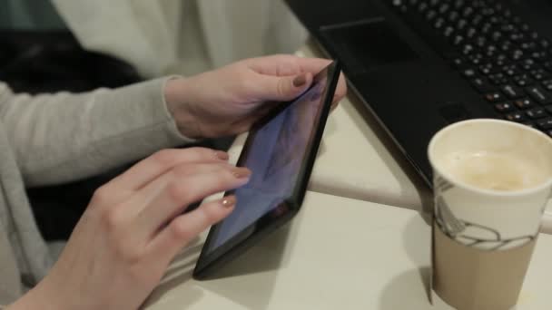 Girl Holding a Planshe Near Her Computer , Phone, Work at Night — Stock Video