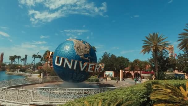 Globe Universal Studios w Universal Studios Orlando, popularnego parku rozrywki w Orlando, Floryda — Wideo stockowe