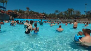 Universal Studios Globe adlı Universal Studios Orlando, Orlando, Florida'da popüler bir tema parkı