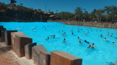 Universal Studios Globe adlı Universal Studios Orlando, Orlando, Florida'da popüler bir tema parkı