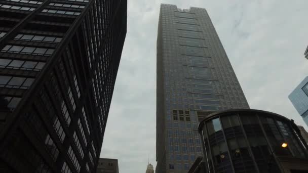 Vackra platser i Chicago, höga byggnader och affärscentra i centrum — Stockvideo