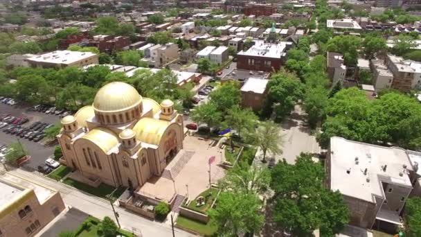 Chicago ve şehir kilisenin sayısı üzerinde hava fotoğrafçılığı — Stok video