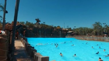 Universal Studios Globe adlı Universal Studios Orlando, Orlando, Florida'da popüler bir tema parkı