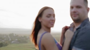 Öpmek ve sarılmak iki genç adam