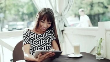 tablet fotoğraf revize kız