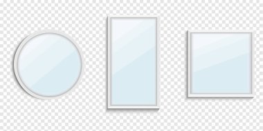Farklı şekillerde izole edilmiş aynalar. Ayna çerçevesi, beyaz ayna şablonu. İç mobilyalar için tasarım. Yansıyan cam yüzeyler izole edildi.