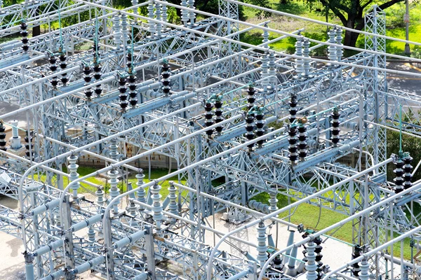 Elektrische onderstations, transformatoren, isolatoren — Stockfoto