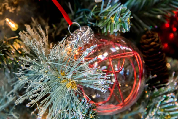 크리스마스 장식, 빨간 유리 장식품 — 스톡 사진
