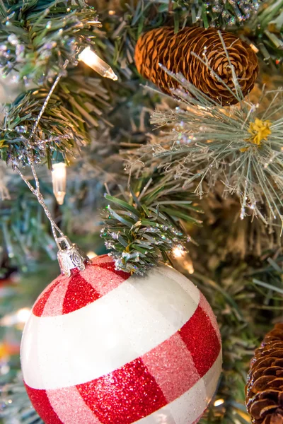Christmas decorations, red and white ornaments — Stock Photo, Image