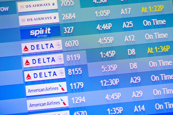 Flight information display screens — Stock Photo, Image