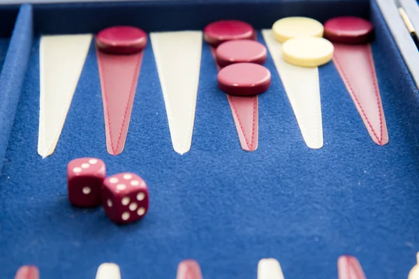 Jeux de société - backgammon en jeu — Photo