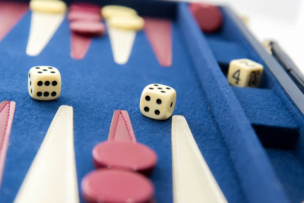 Jeux de société - backgammon en jeu — Photo