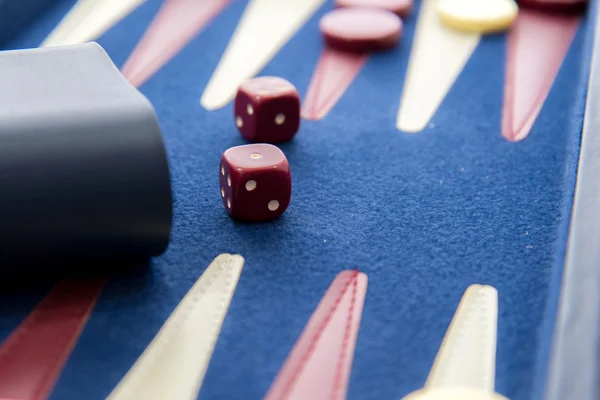 Jeux de société - backgammon en jeu — Photo