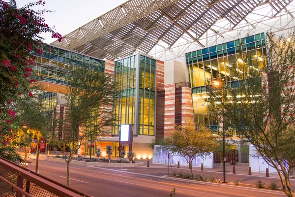 Centro de Convenções exterior em Phoenix, AZ — Fotografia de Stock