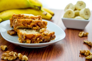 taze tereyağlı muz ceviz ekmek