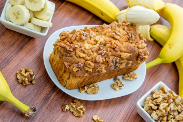 Fresh banana walnut bread — Stock Photo, Image