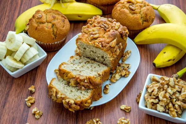 Fresh banana walnut bread — Stock Photo, Image