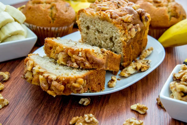 Fresh banana walnut bread — Stock Photo, Image