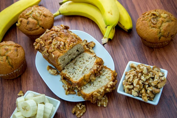 Fresh banana walnut bread — Stock Photo, Image